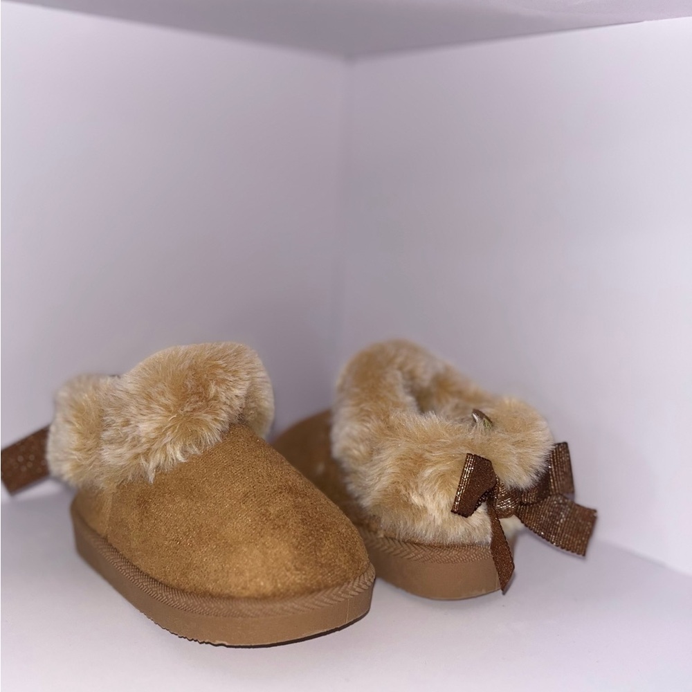 Cozy Tan Kids Slippers with Faux Fur Trim